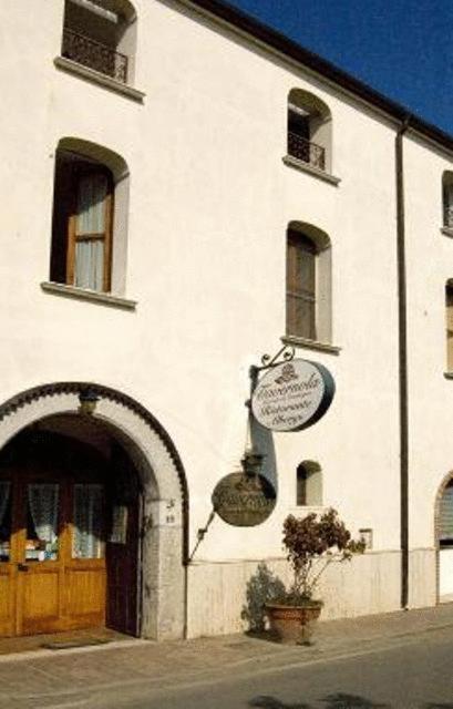 Tavernola - Locanda Di Campagna Battipaglia Exteriör bild